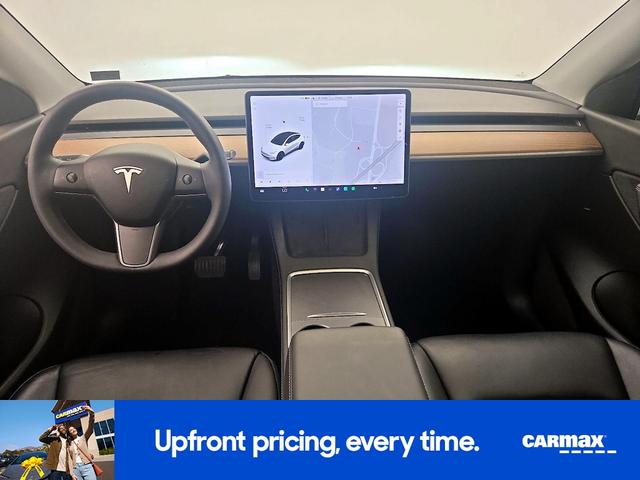 Photo of 2022 White Tesla Model Y