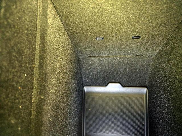 Photo of 2022 White Tesla Model Y
