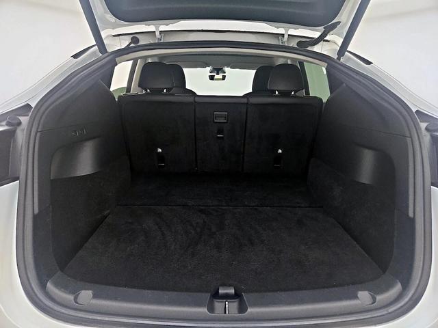 Photo of 2022 White Tesla Model Y