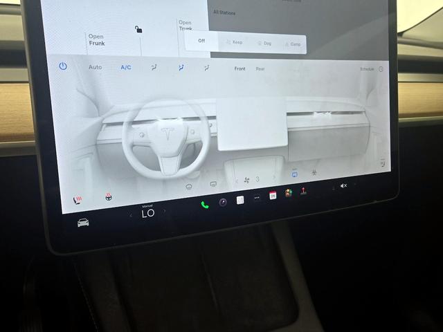 Photo of 2022 White Tesla Model Y