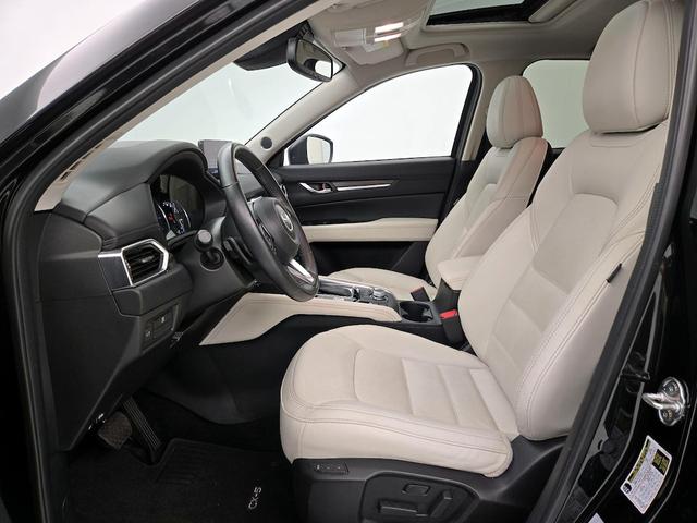 Photo of 2022 Black Mazda CX-5