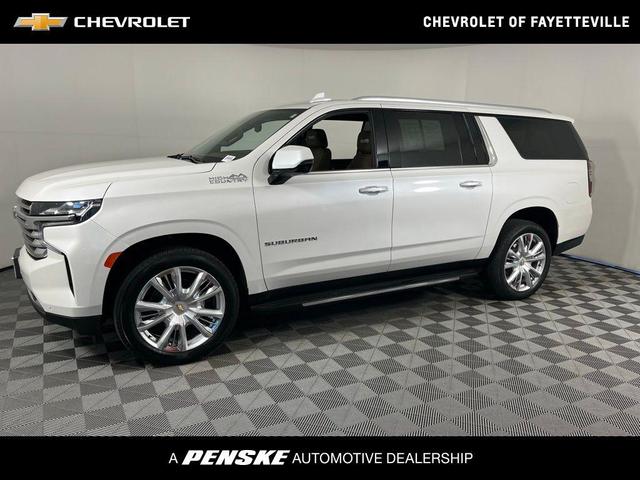 Photo of 2021 Iridescent Pearl Tricoat Chevrolet Suburban