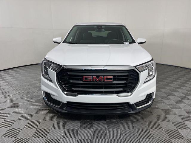 Photo of 2024 Summit White GMC Terrain