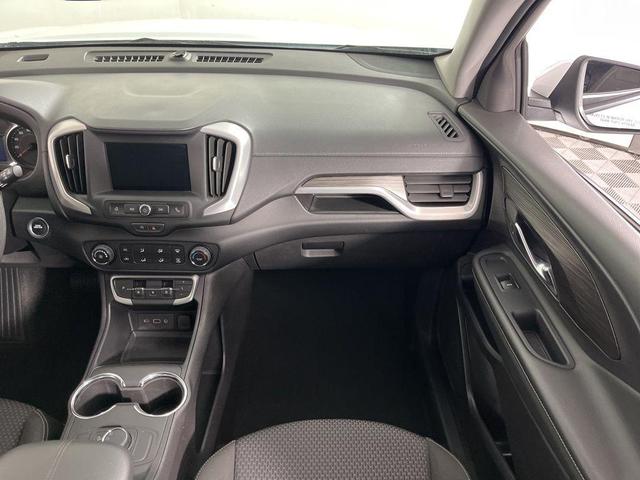Photo of 2024 Summit White GMC Terrain