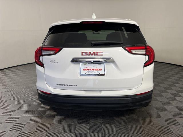 Photo of 2024 Summit White GMC Terrain