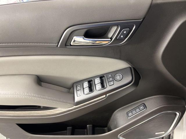 Photo of 2020 Iridescent Pearl Tricoat Chevrolet Tahoe