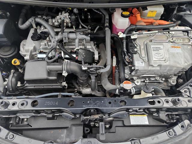 Photo of 2016 Black Toyota Prius c