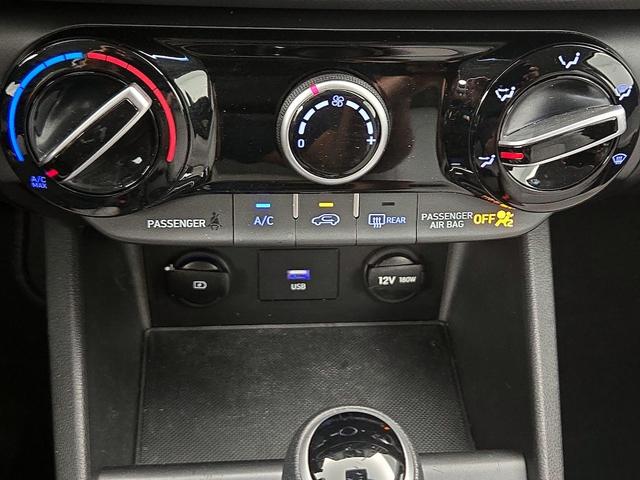 Photo of 2023 Silver Hyundai KONA