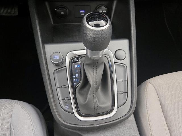 Photo of 2023 Silver Hyundai KONA