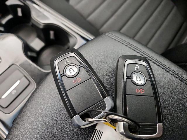 Photo of 2020 White Ford Edge