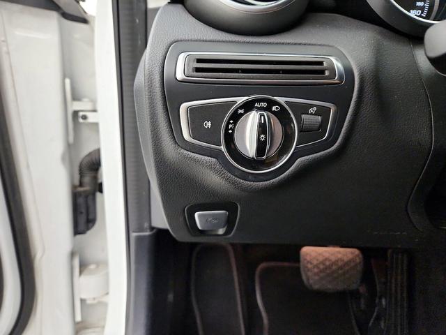 Photo of 2016 White Mercedes-Benz C-Class
