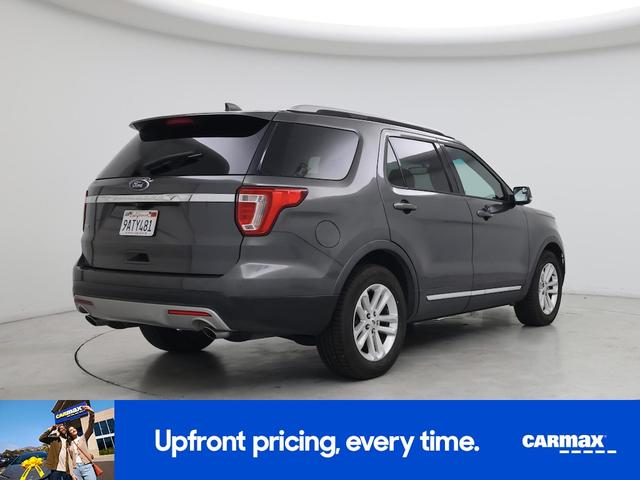 Photo of 2016 Gray Ford Explorer