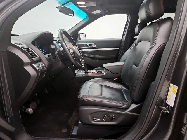 Photo of 2016 Gray Ford Explorer