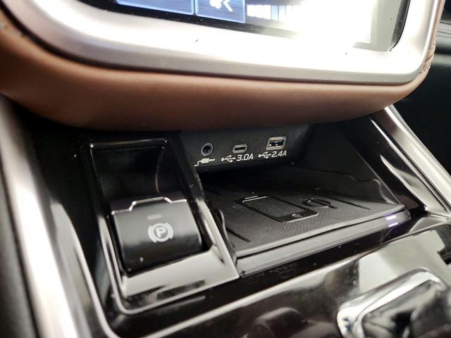 Photo of 2024 White Subaru Outback