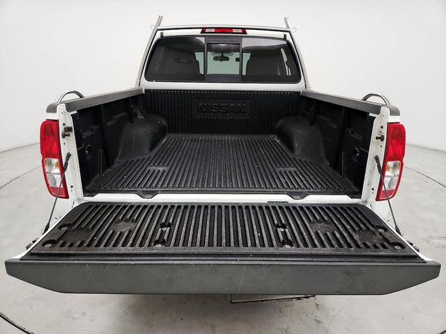 Photo of 2016 White Nissan Frontier