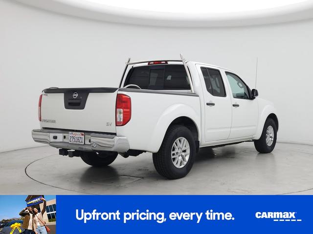 Photo of 2016 White Nissan Frontier