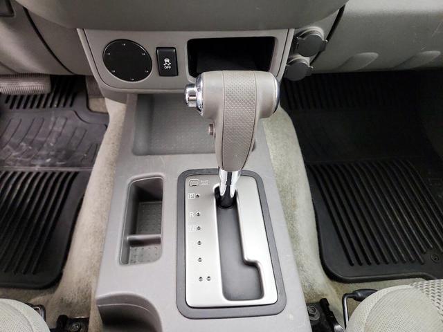 Photo of 2016 White Nissan Frontier