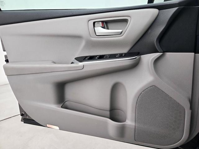Photo of 2016 Gray Toyota Camry