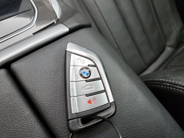 Photo of 2021 Gray BMW X5