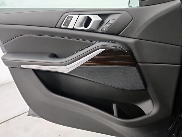 Photo of 2021 Gray BMW X5