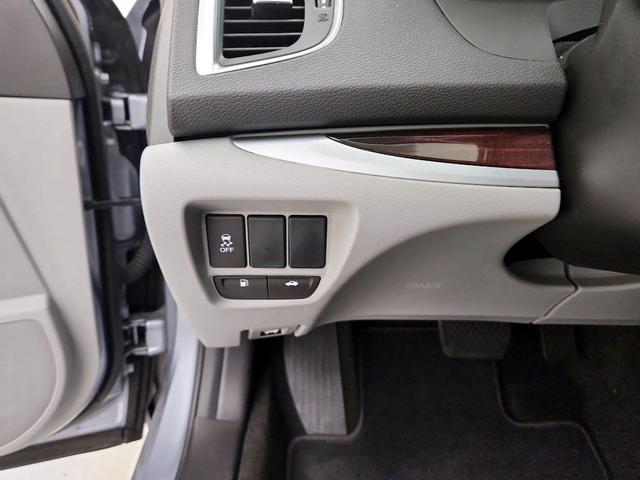 Photo of 2015 Blue Acura TLX
