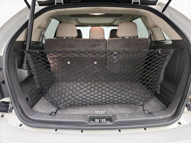Photo of 2013 White Ford Edge