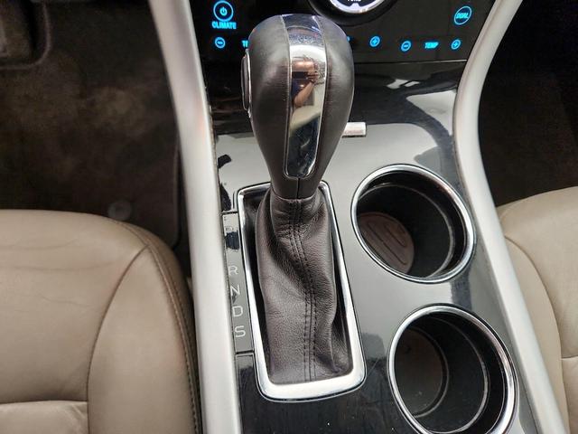Photo of 2013 White Ford Edge