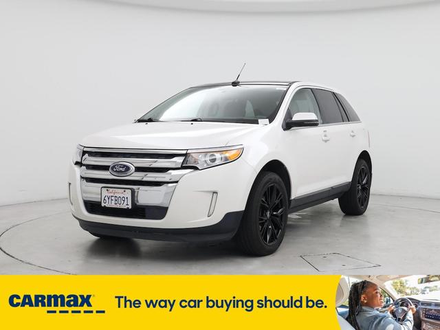 Photo of 2013 White Ford Edge