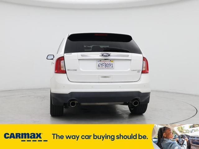 Photo of 2013 White Ford Edge