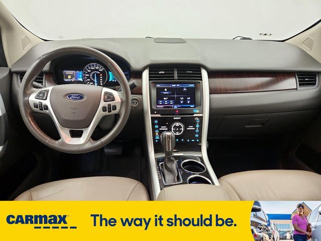 Photo of 2013 White Ford Edge
