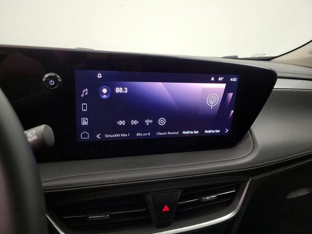 Photo of 2024 White Buick Encore GX