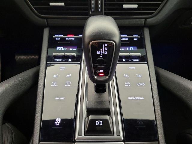 Photo of 2019 White Porsche Cayenne