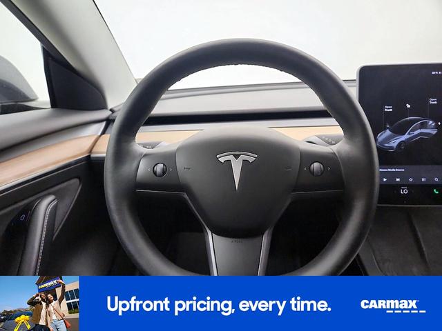 Photo of 2022 Gray Tesla Model 3