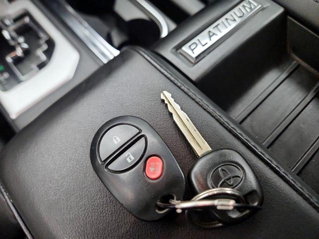 Photo of 2015 Gray Toyota Tundra