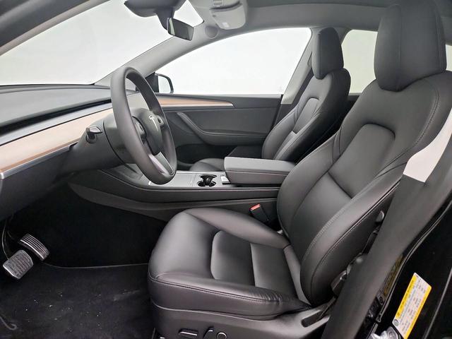 Photo of 2023 Black Tesla Model Y