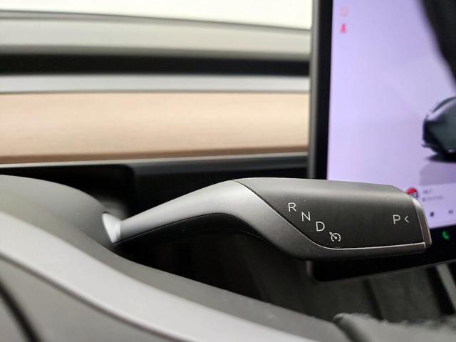 Photo of 2022 Gray Tesla Model 3