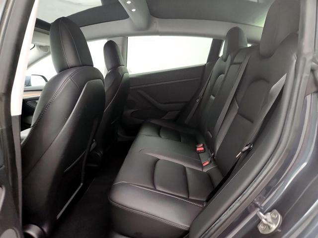 Photo of 2022 Gray Tesla Model 3