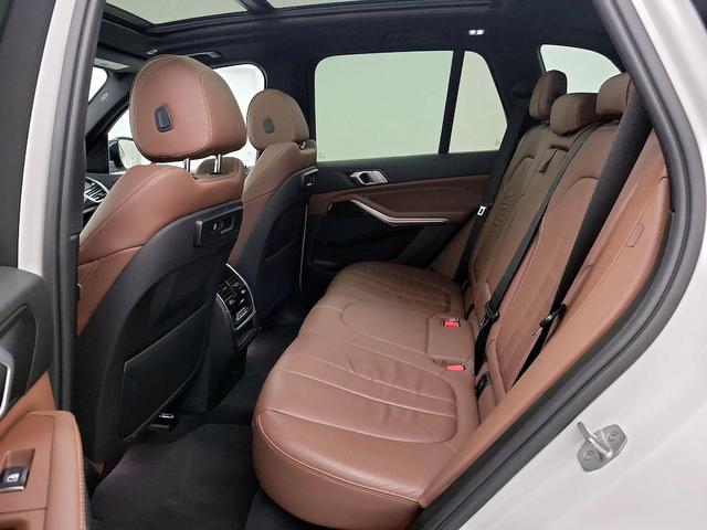 Photo of 2019 White BMW X5