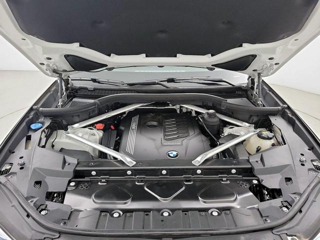 Photo of 2019 White BMW X5