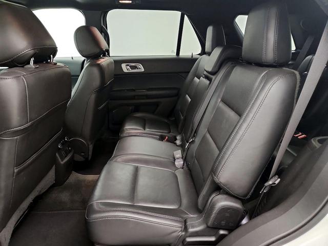 Photo of 2015 Pearl Ford Explorer