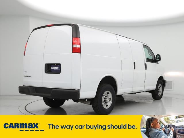 Photo of 2022 White Chevrolet Express 3500