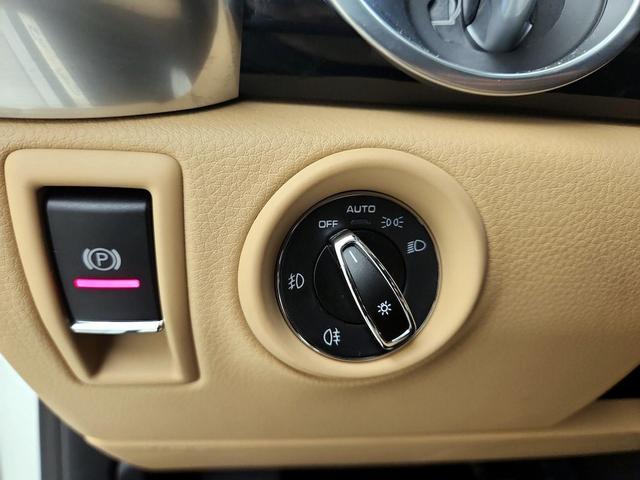 Photo of 2018 White Porsche Cayenne
