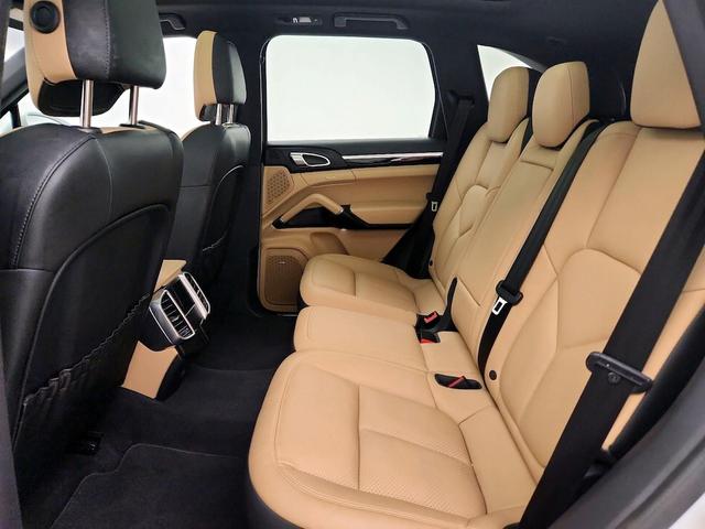 Photo of 2018 White Porsche Cayenne