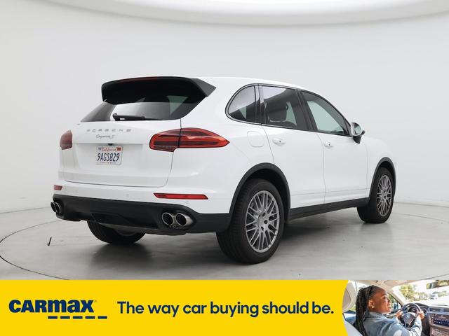 Photo of 2018 White Porsche Cayenne