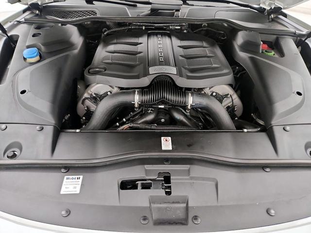 Photo of 2018 White Porsche Cayenne