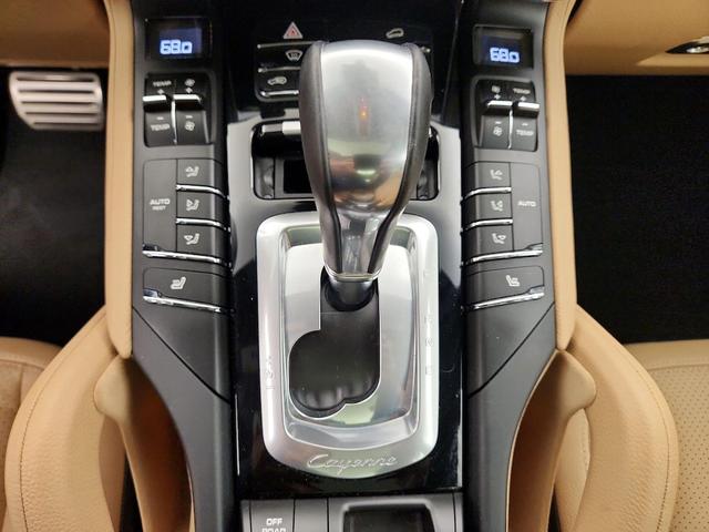 Photo of 2018 White Porsche Cayenne