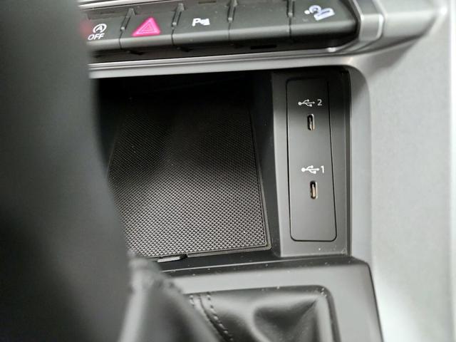 Photo of 2022 Blue Audi Q3