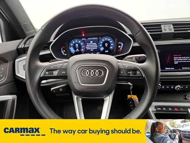 Photo of 2022 Blue Audi Q3