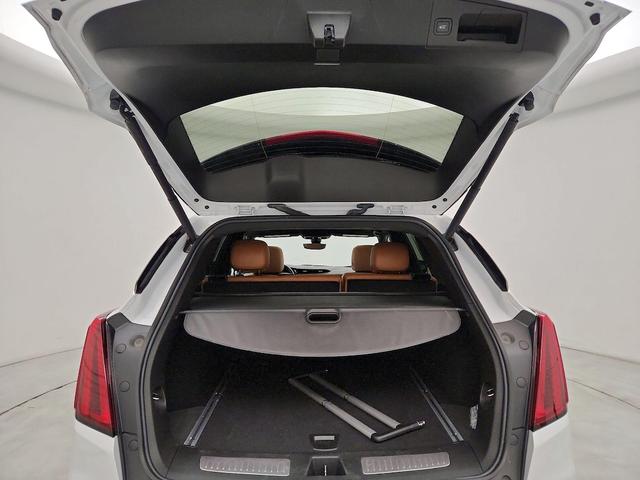 Photo of 2024 White Cadillac XT5