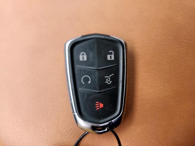 Photo of 2024 White Cadillac XT5